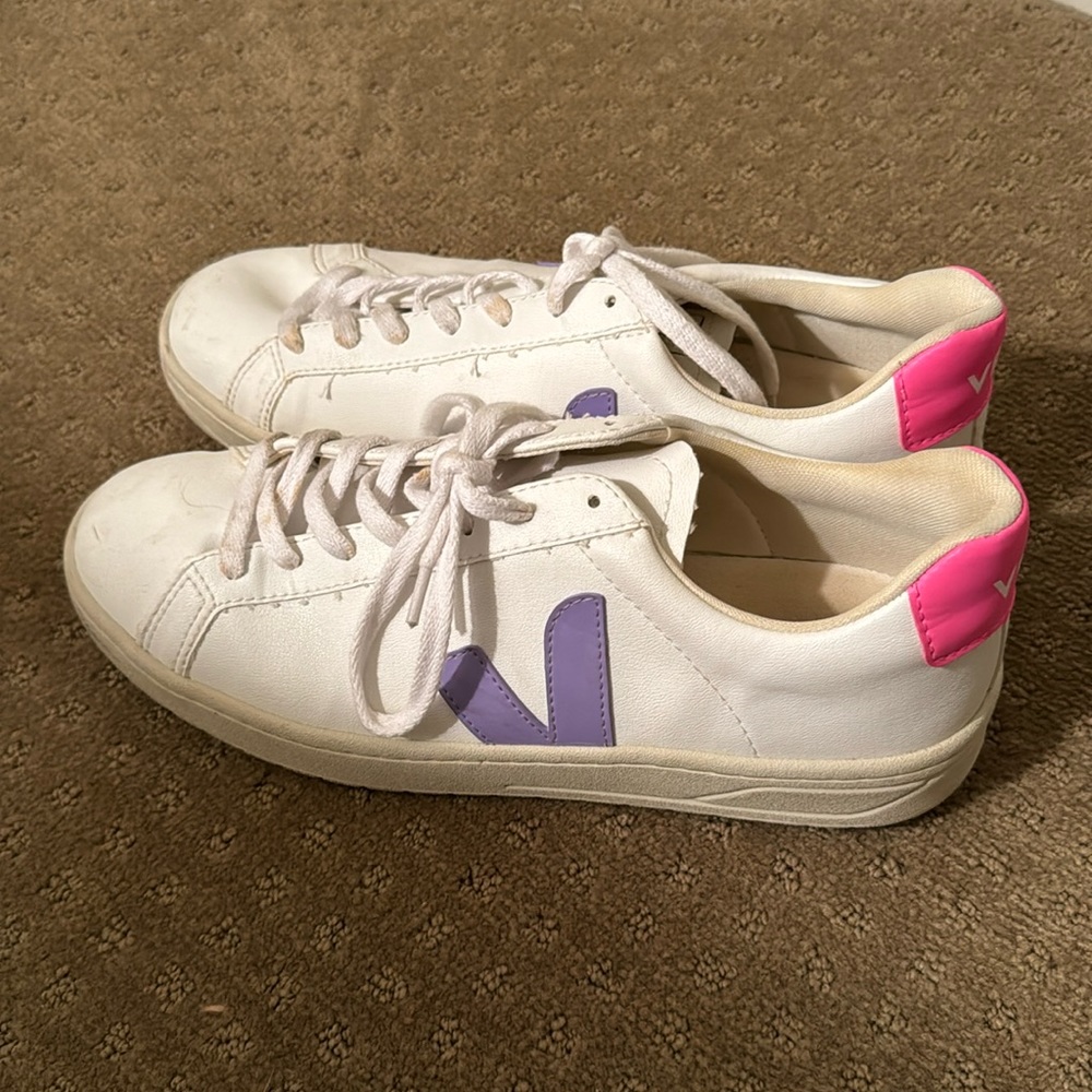 Veja Urca Sneakers